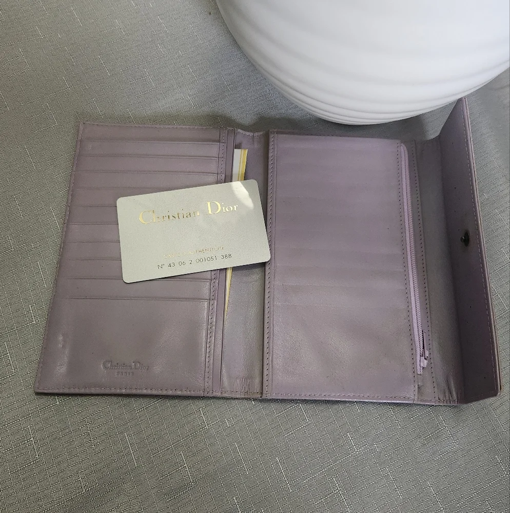 Dior Pink Textured Wallet Luxurious Design